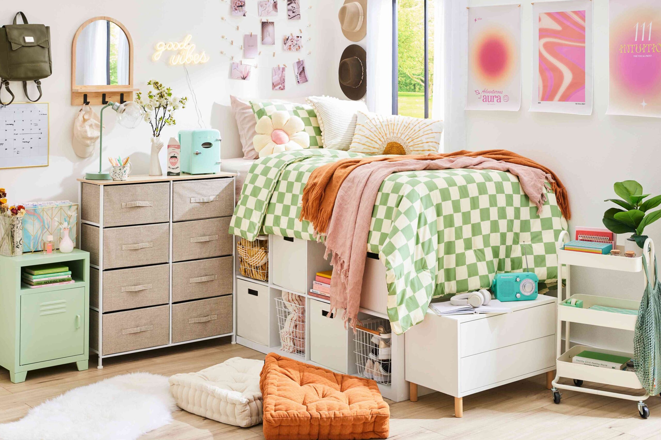 Ingenious ideas to organize a friendly room